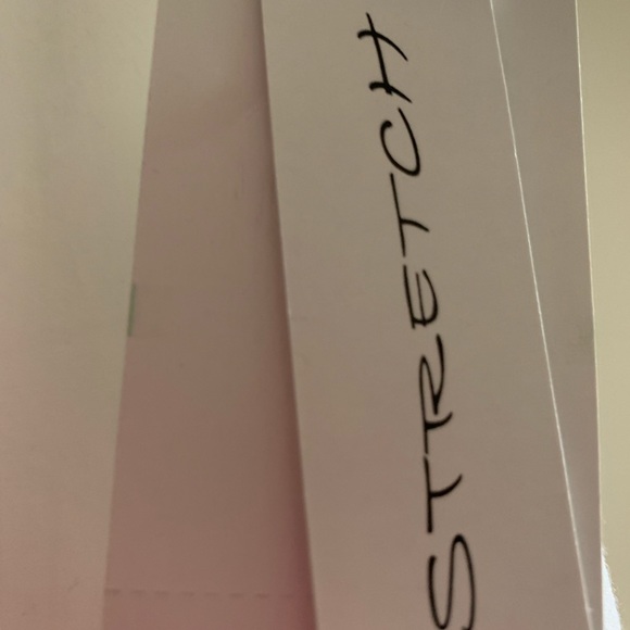 Feminine Amanda and Chelsea White Skirt size 8 - Picture 9 of 13